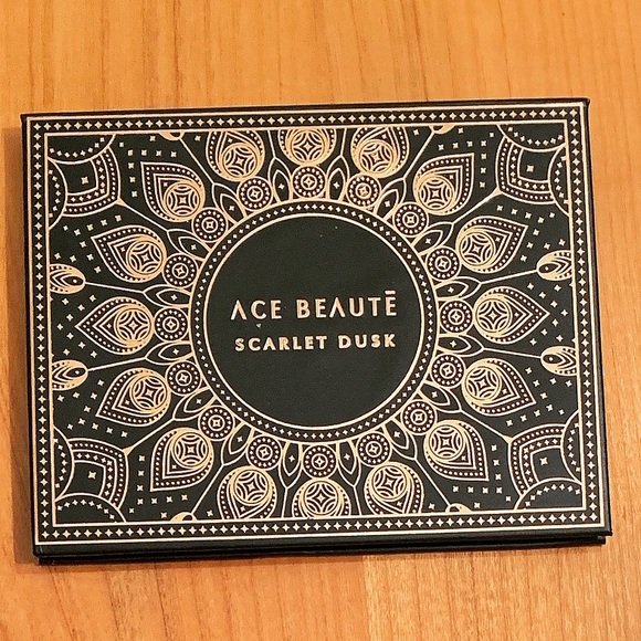Ace Beaute Eyeshadow Palette - Picture 2 of 2